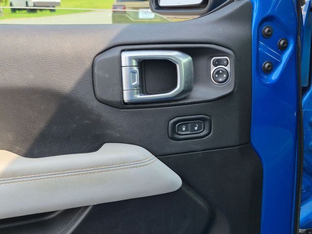 Used 2023 Blue Jeep Overland image 11