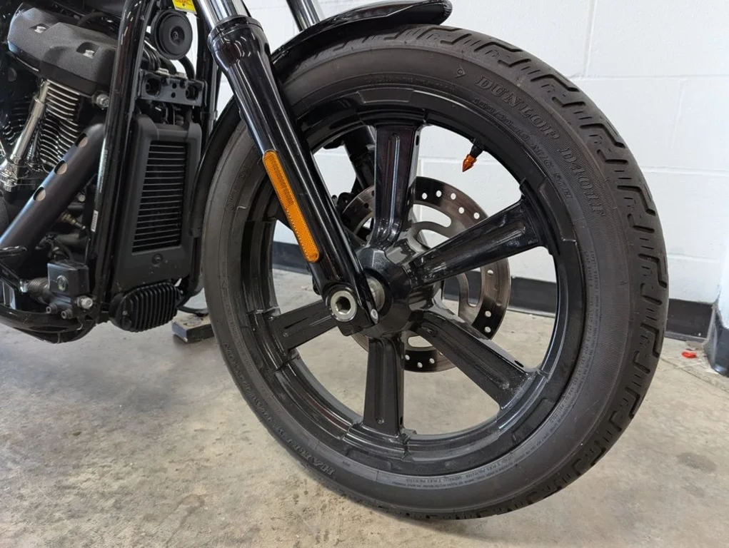 Used 2022 BLACK Harley-Davidson® FXBBS - Street Bob 114 image 5
