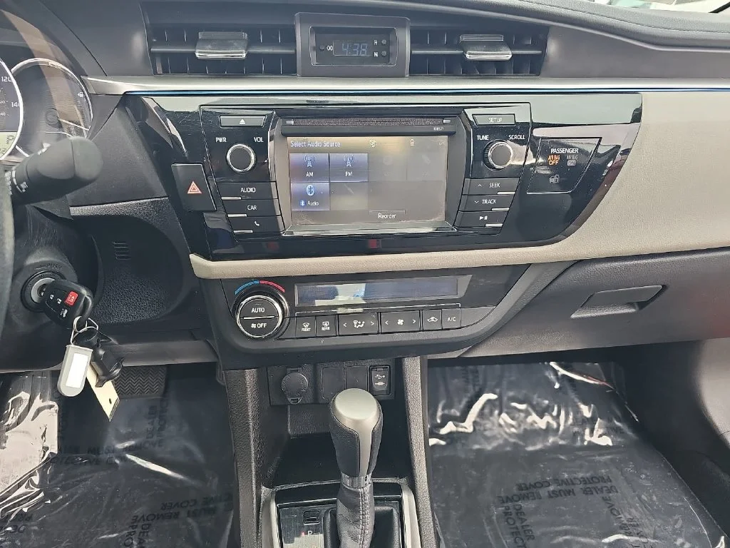 Used 2016 Red Toyota LE Plus image 19