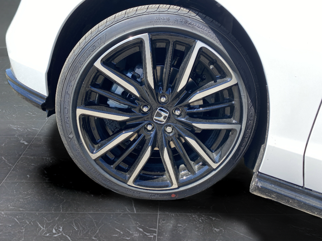 New 2026 Platinum White Pearl Honda Touring image 37