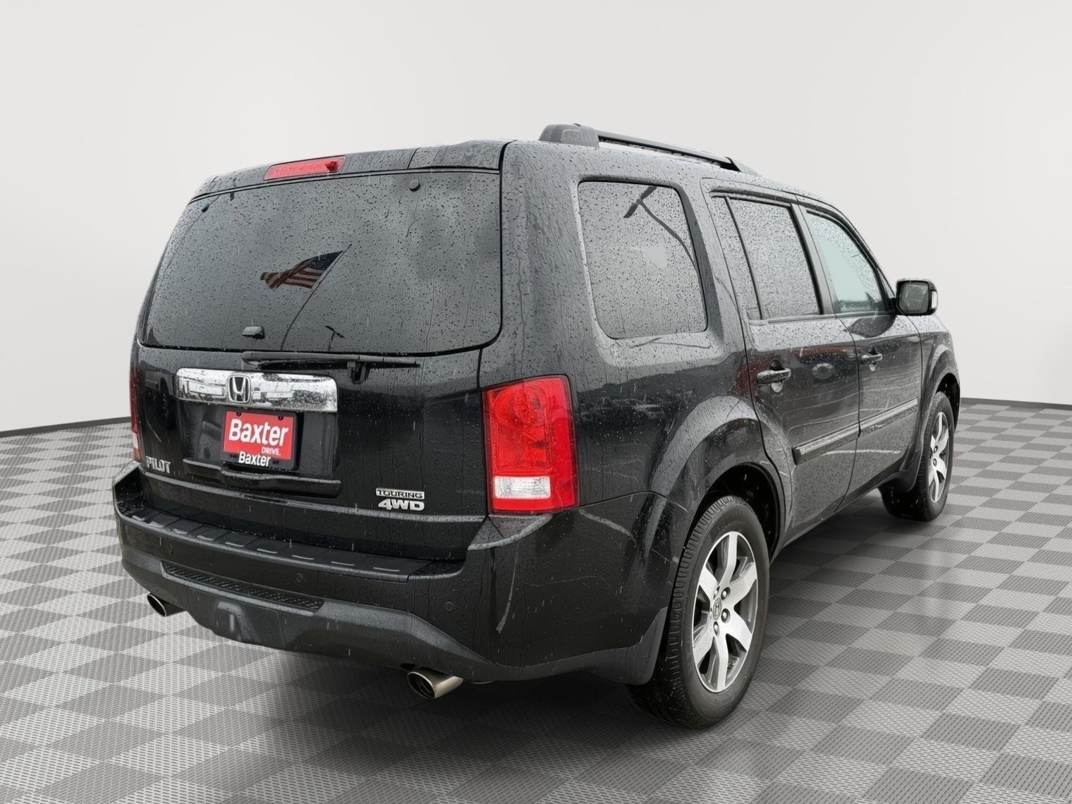 Used 2012 Crystal Black Pearl Honda Touring image 7