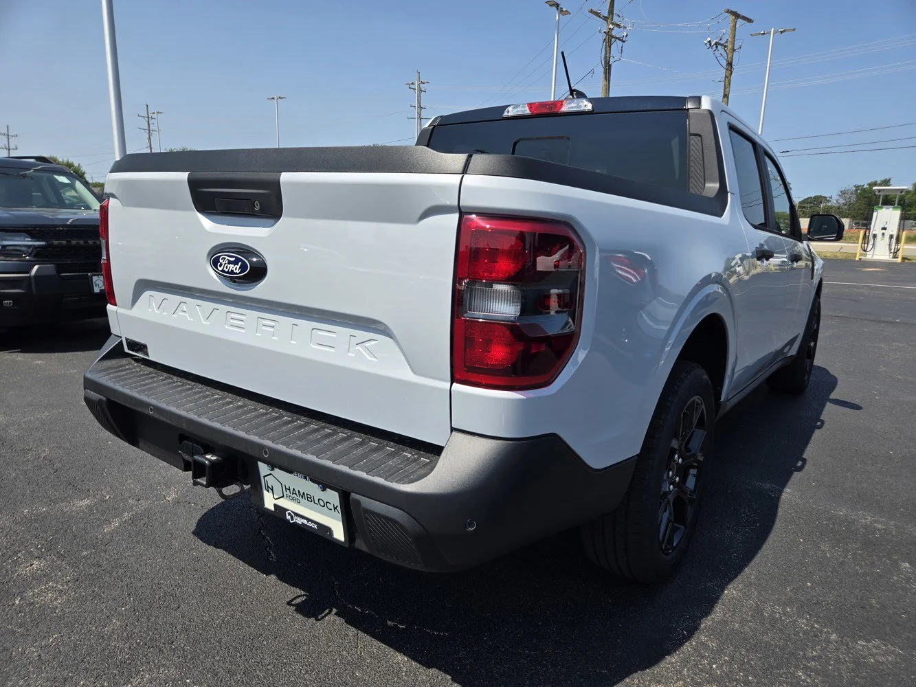 New 2026 Space White Metallic Ford XLT image 25