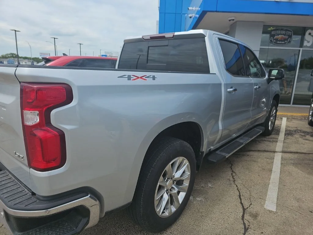 Used 2021  Chevrolet LTZ image 5