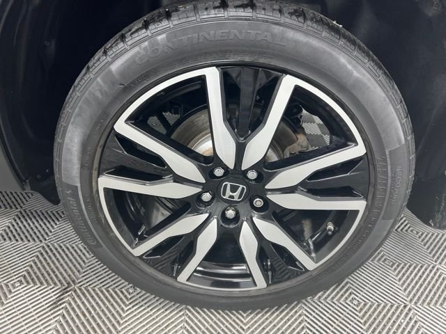 Used 2020 Black Honda Touring image 10