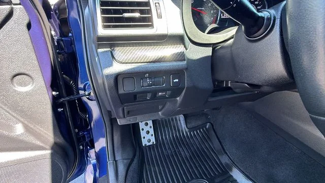 Used 2021 Blue Subaru Base image 29