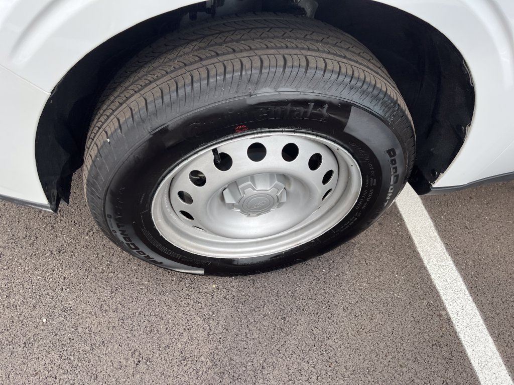 Used 2025 White Ford XL image 9
