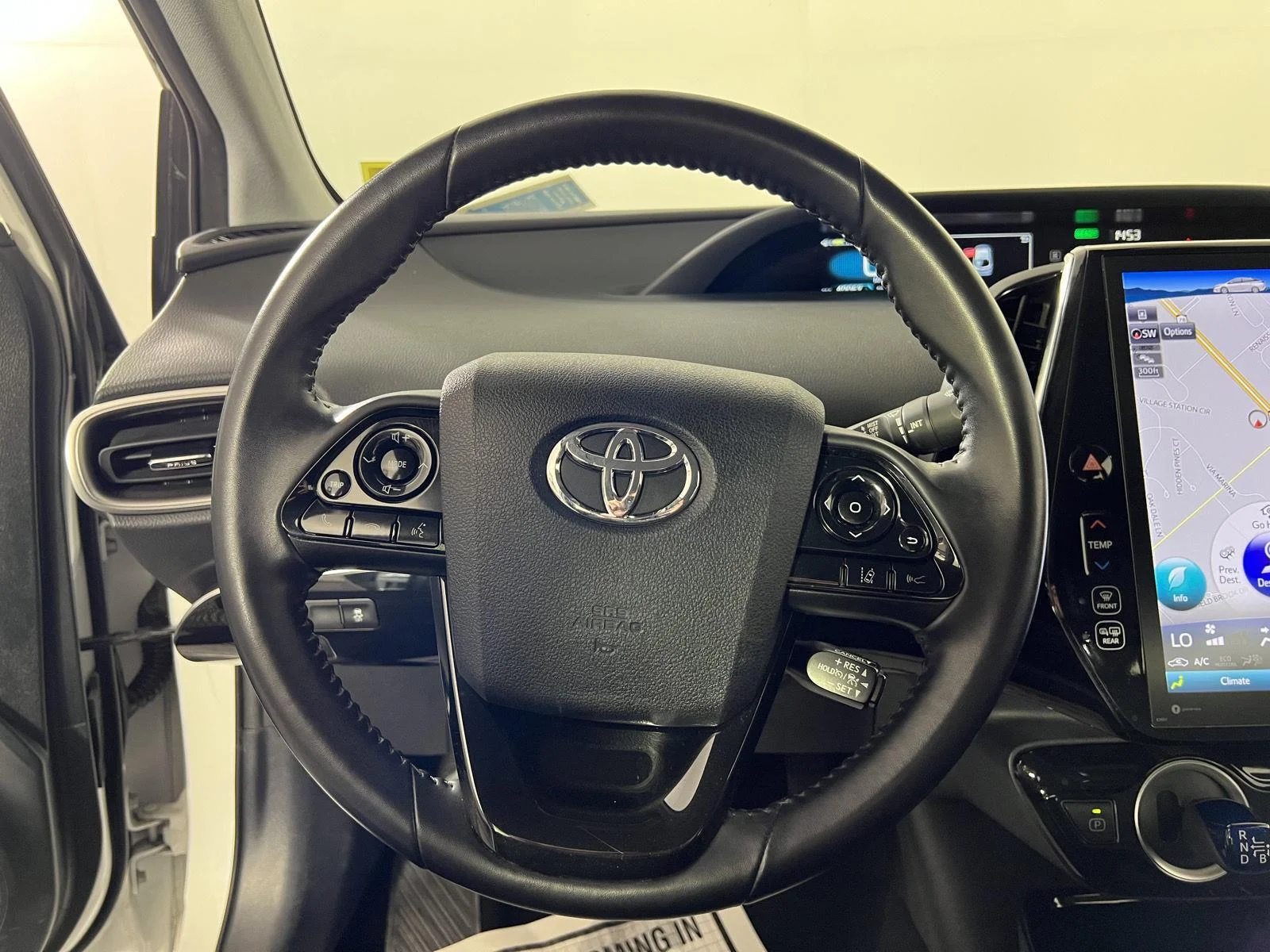 Used 2022 Wind Chill Pearl Toyota XLE image 13