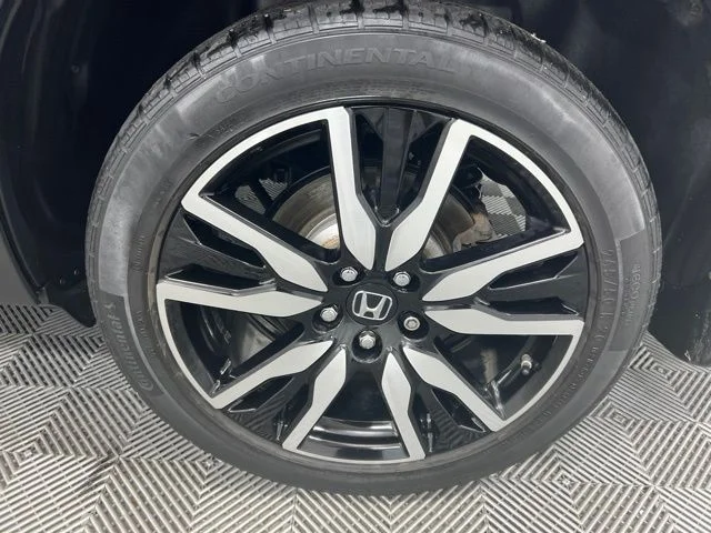 Used 2020 Black Honda Touring image 10