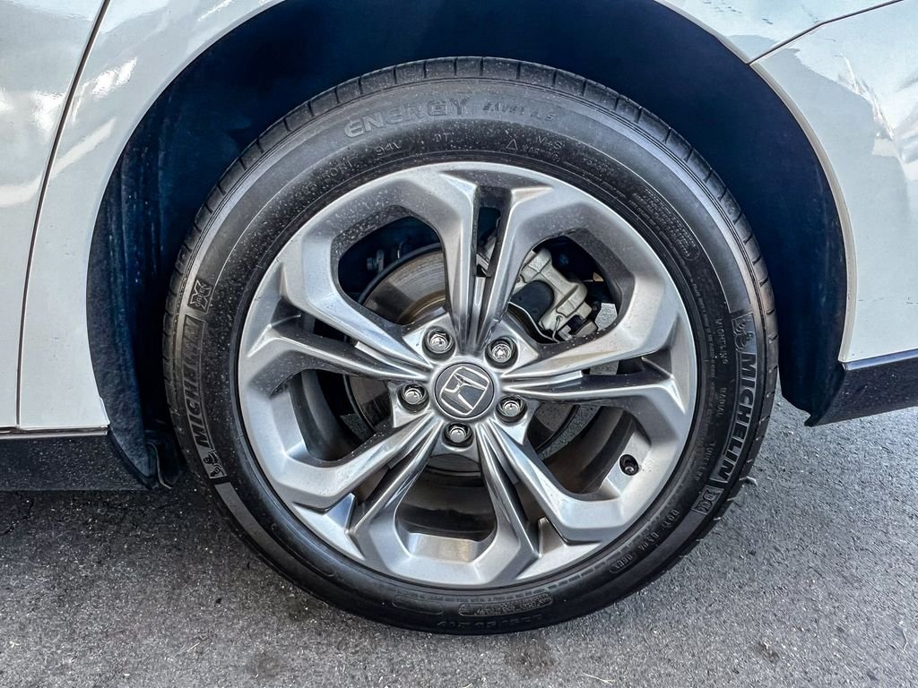 Used 2024 White Honda EX image 9