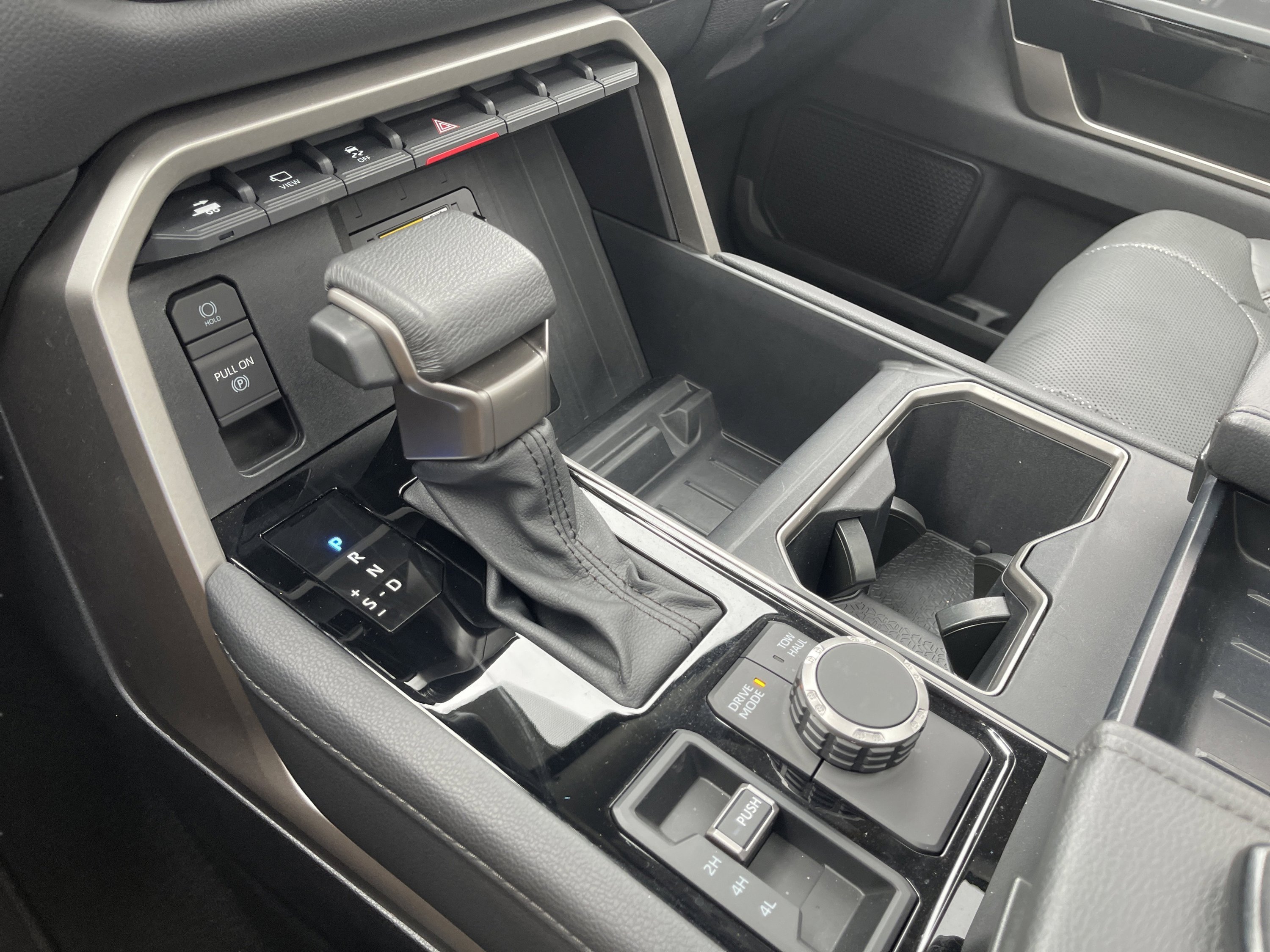 2024 Toyota Tundra Limited - Photo 24
