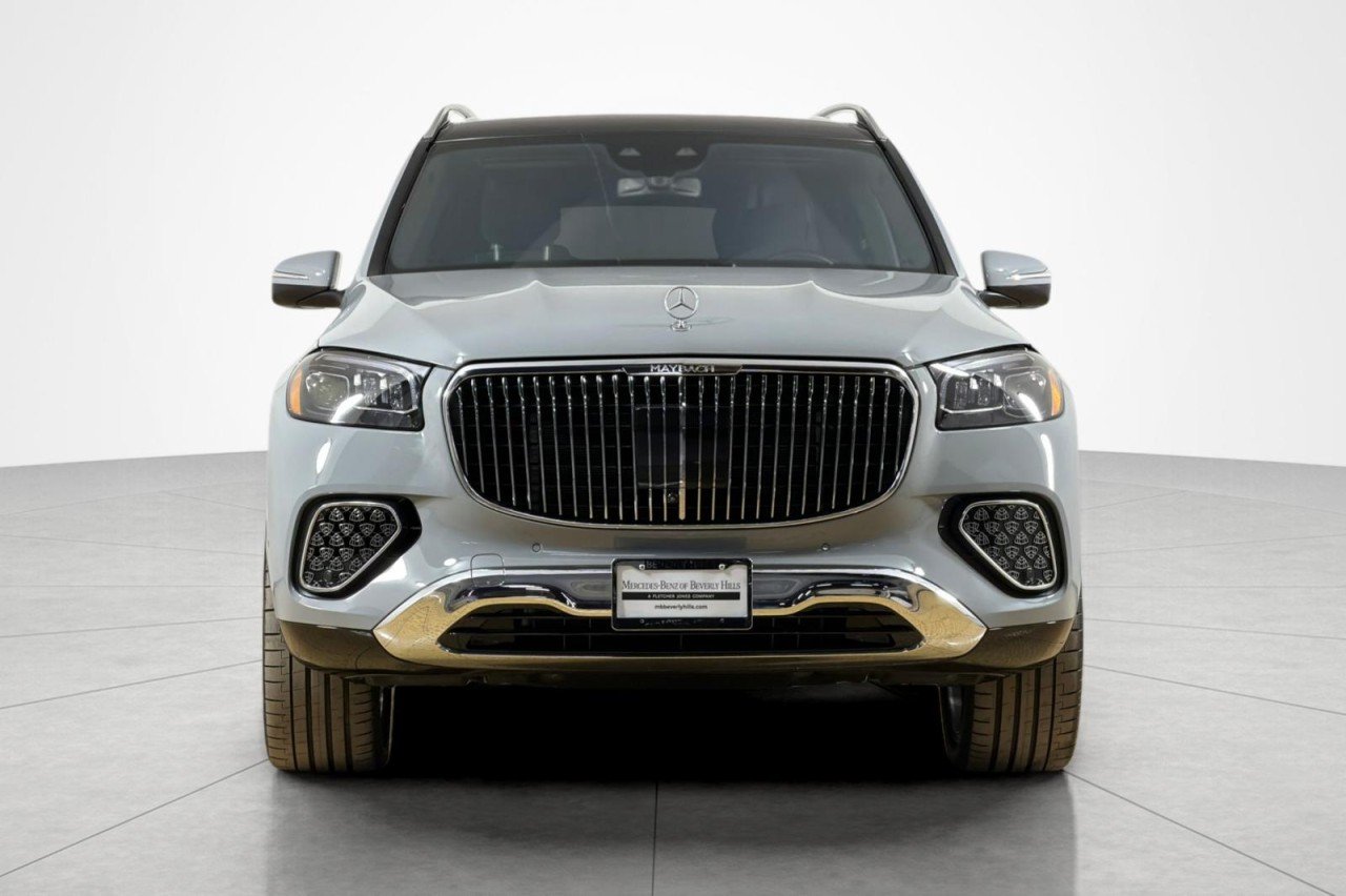 Certified Used 2025 MANUFAKTUR Alpine Grey Mercedes-Benz Maybach GLS 600 image 8