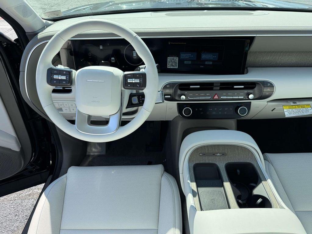 New 2026 Abyss Black Hyundai SEL 7P image 16