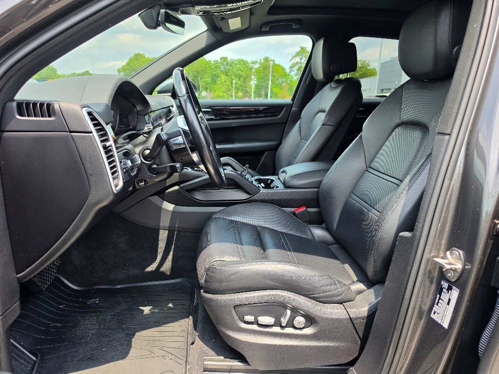 Used 2021 Gray Porsche AWD image 29