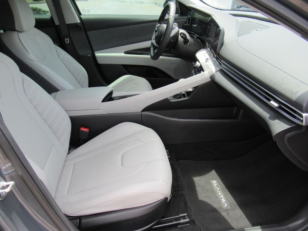 Used 2025 Gray Hyundai Limited image 10