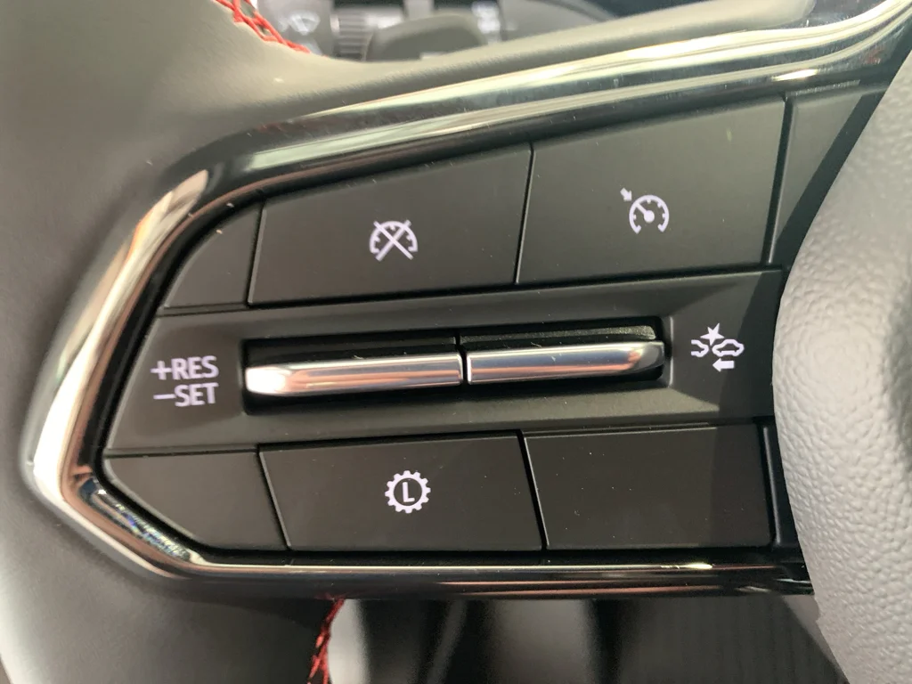 2027 Chevrolet Equinox RS - Photo 19