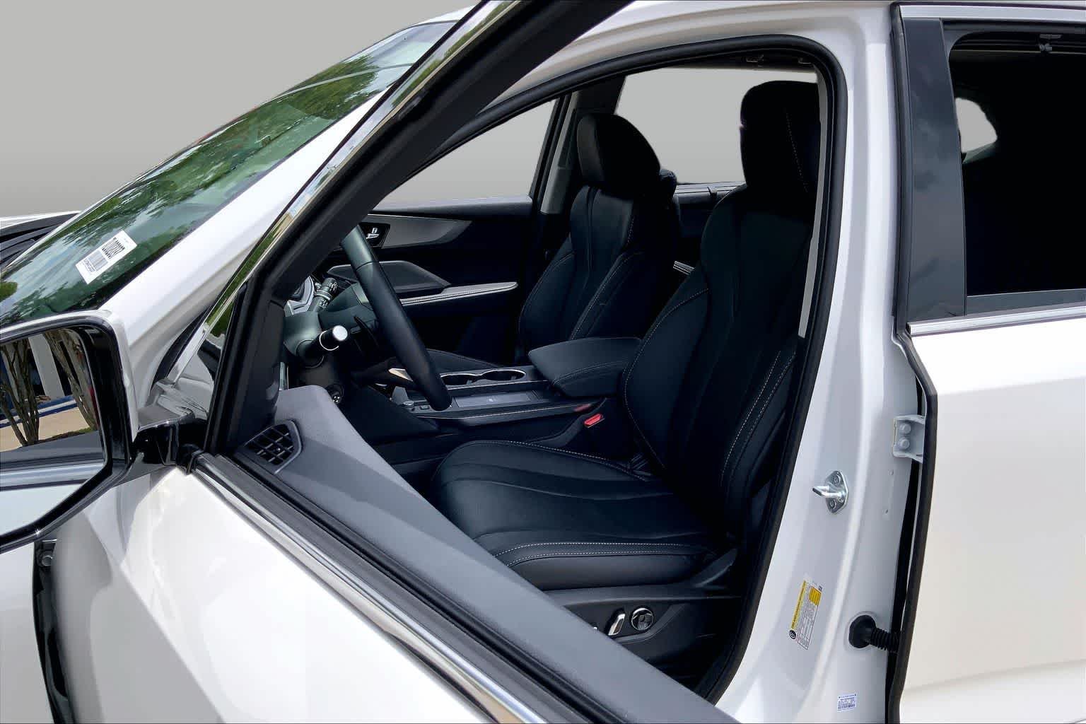 Used 2026 Platinum White Pearl Acura w/Technology Package image 8