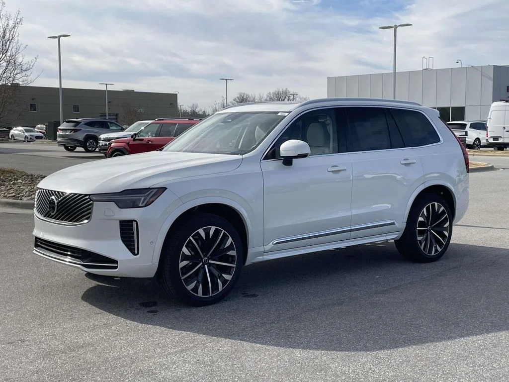 2026 Volvo XC90 Ultra - Photo 24