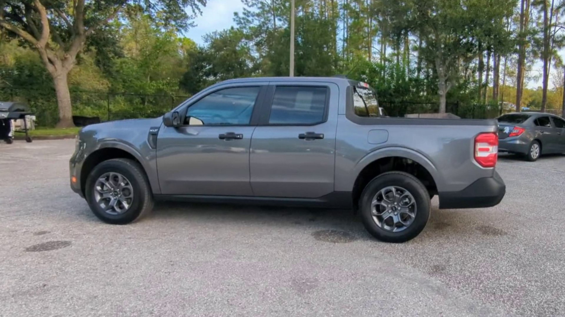 New 2026 Carbonized Gray Metallic Ford XLT image 15