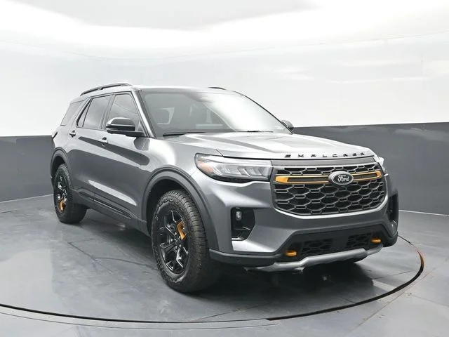 New 2026 Carbonized Gray Metallic Ford Tremor® image 2