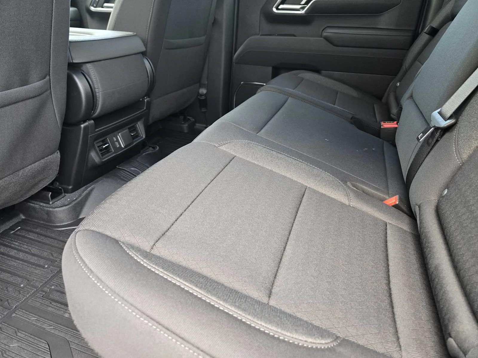New 2026 Sterling Metallic GMC Elevation image 18