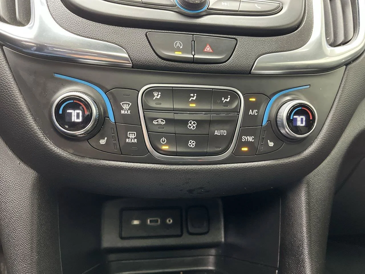 2024 Chevrolet Equinox LT - Photo 22