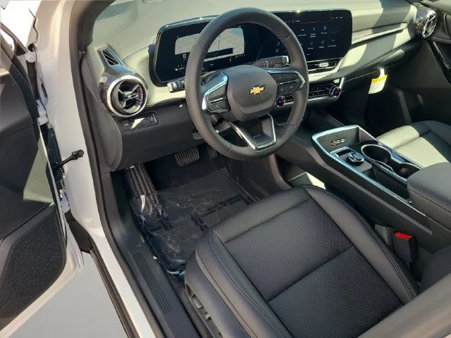 New 2027 Summit White Chevrolet LT image 21