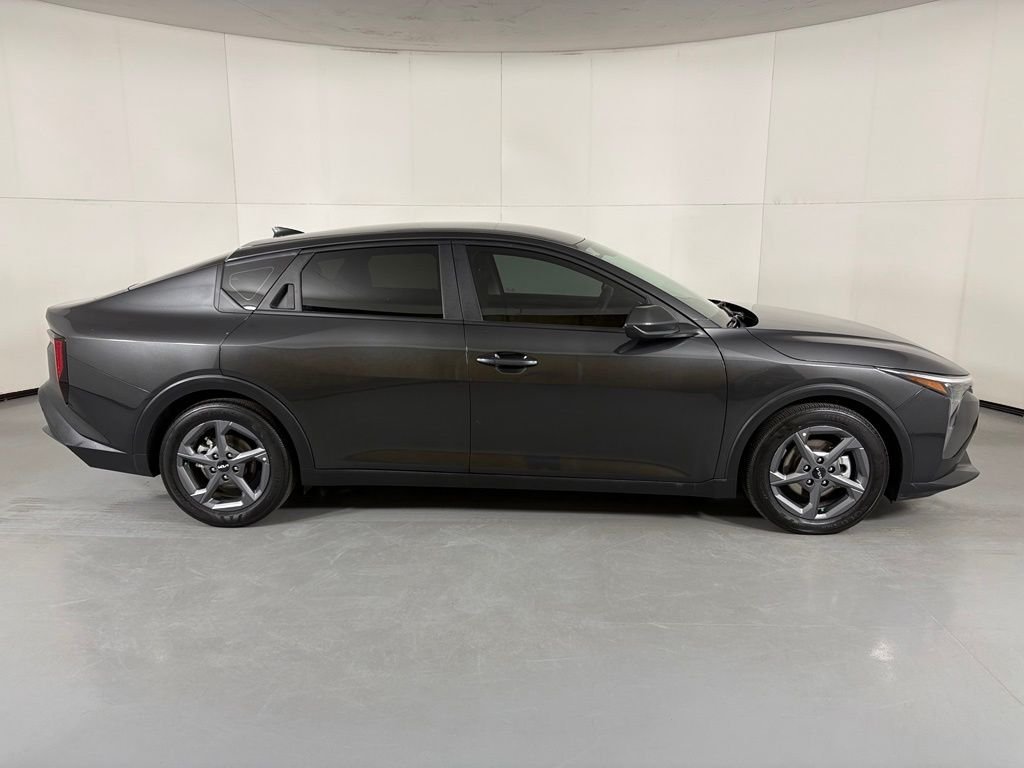 Used 2025 Gray Kia LXS image 9