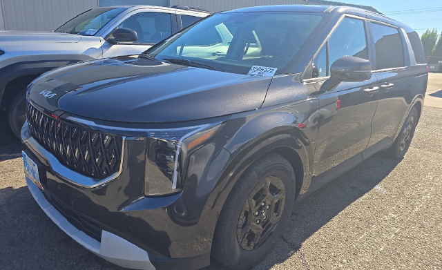 Used 2025 Gray Kia LXS image 2
