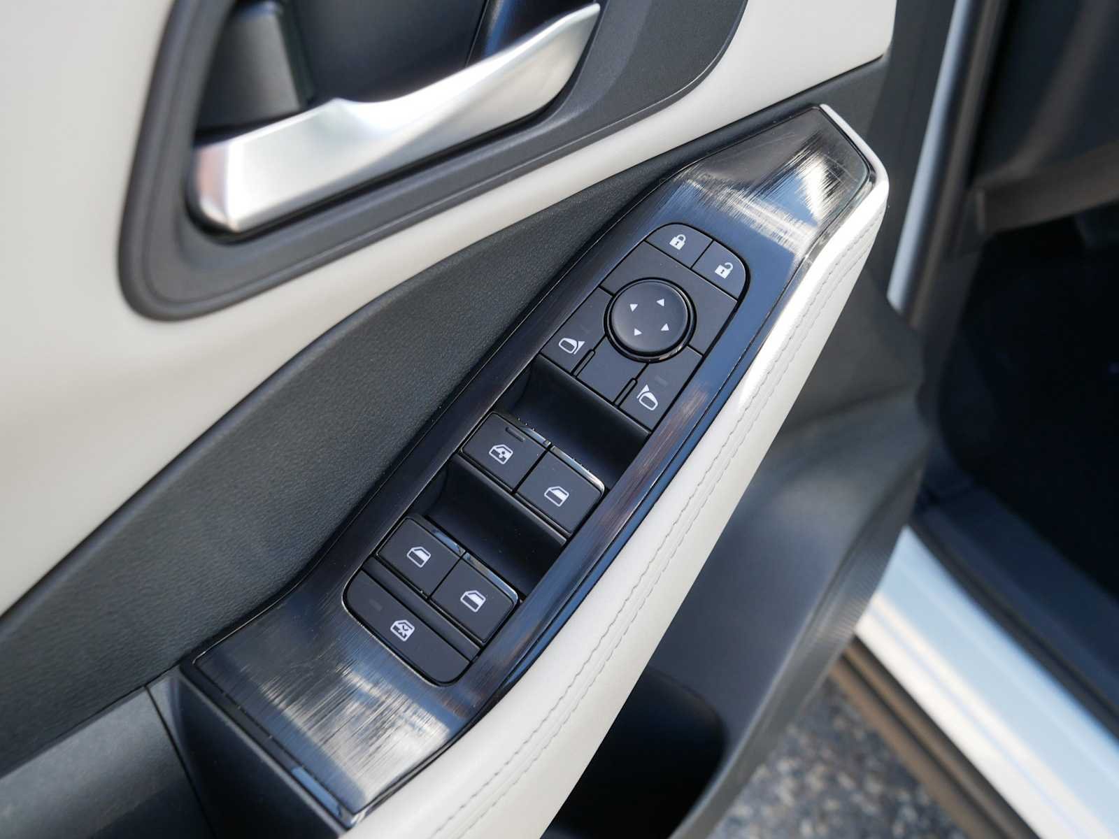 2025 Nissan Rogue SV - Photo 19