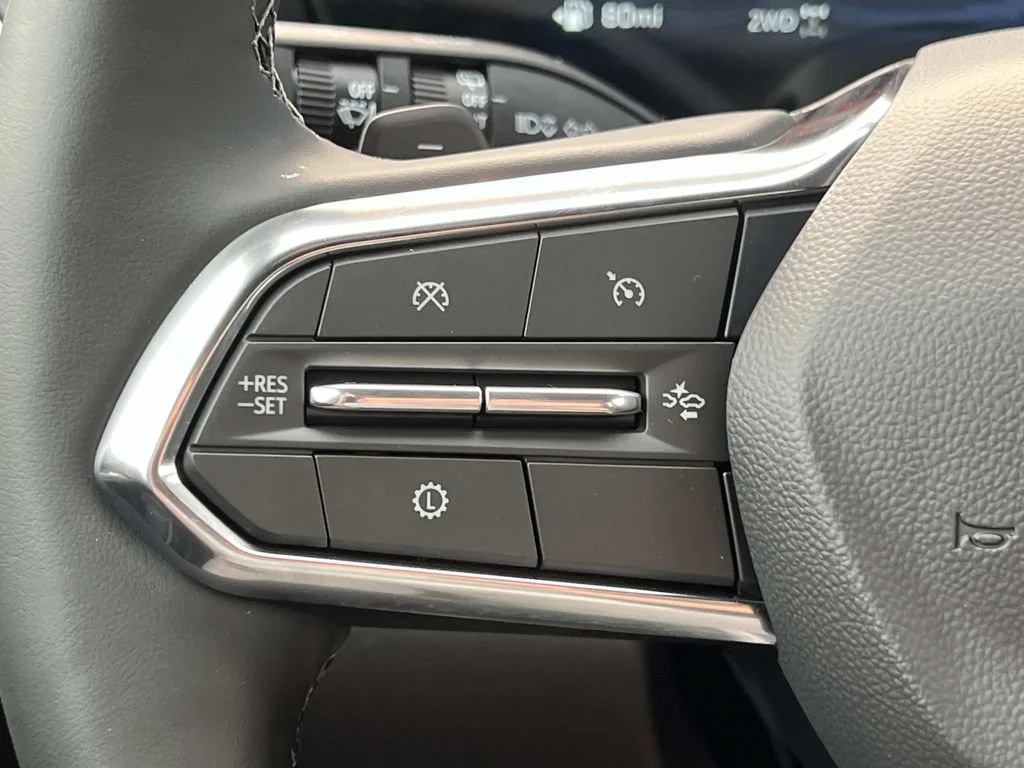 New 2027 Summit White Chevrolet LT image 20