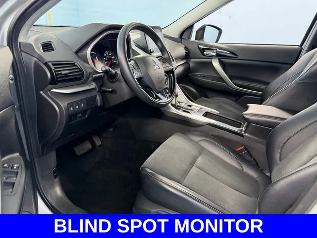 Used 2025 Silver Mitsubishi SE image 6