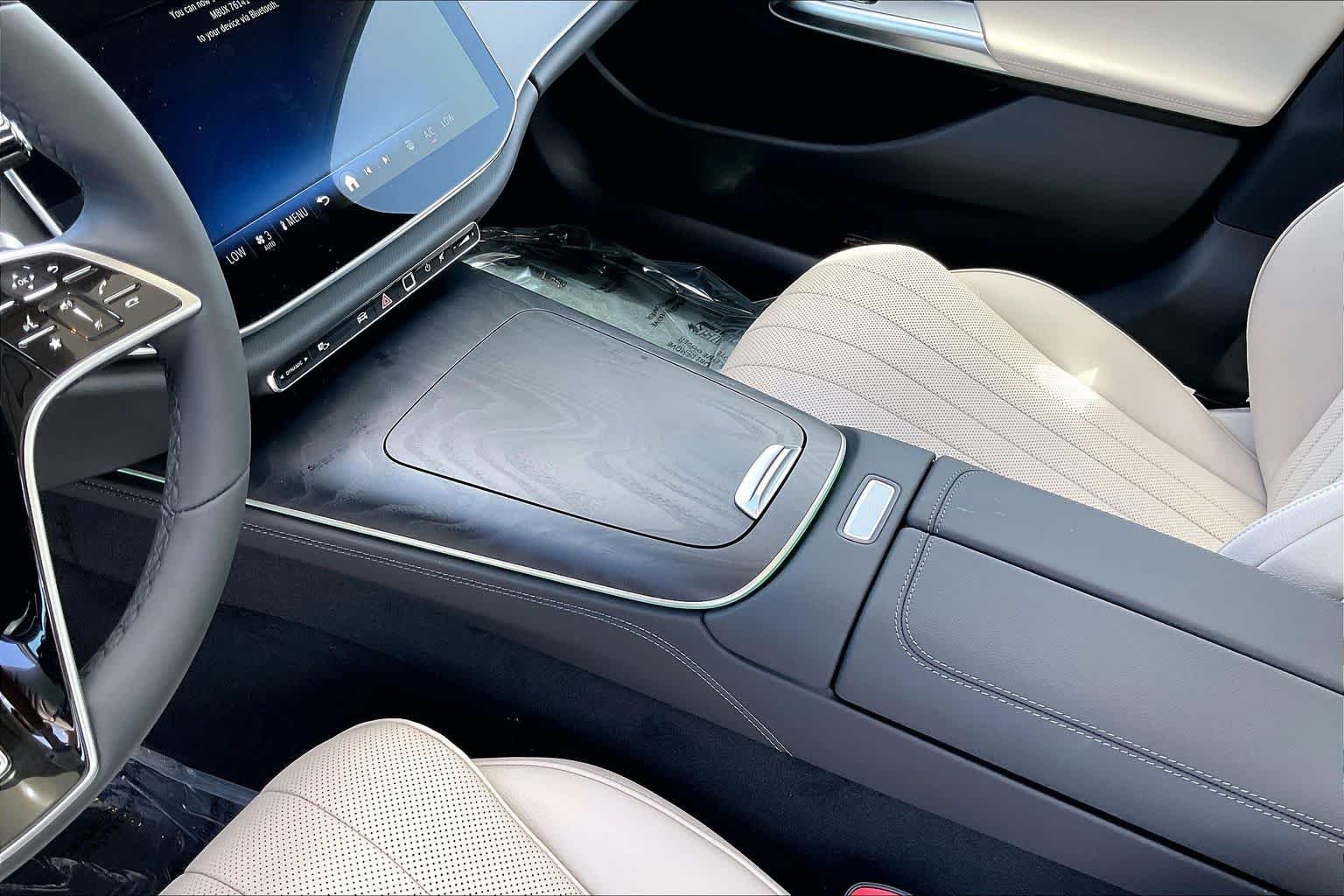 New 2026 Verde Silver Metallic Mercedes-Benz E 450 image 10