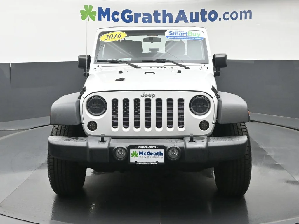 Used 2016 White Jeep Sport image 6