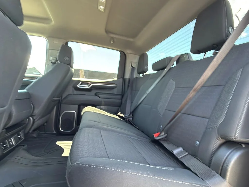 Used 2023 Summit White Chevrolet LT image 27