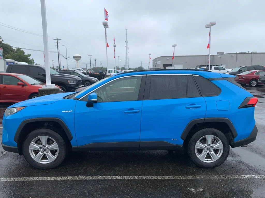 Used 2020 Blue Toyota XLE image 6