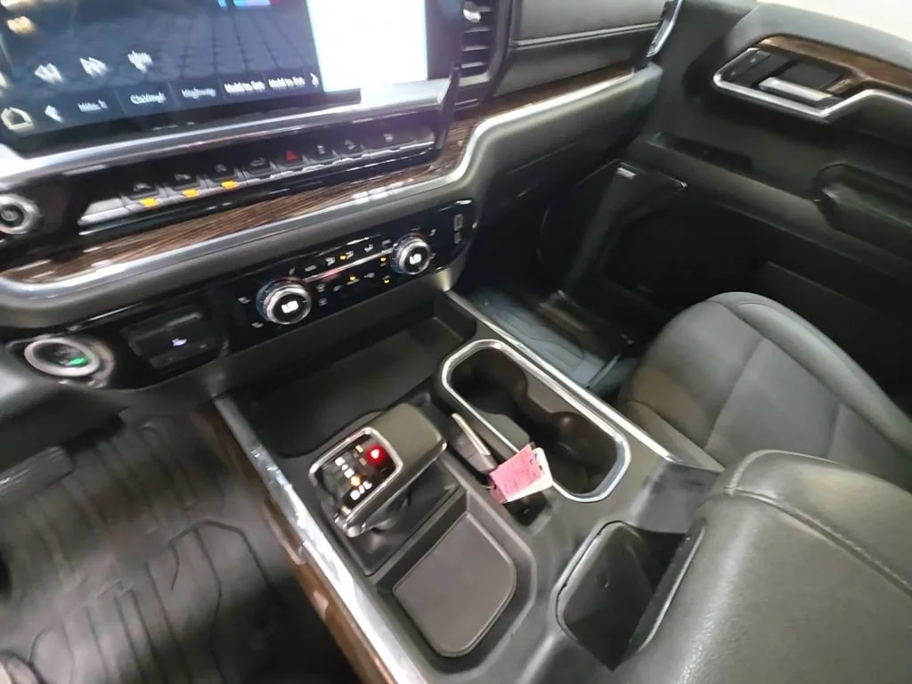Used 2025 Sterling Metallic GMC Elevation image 18