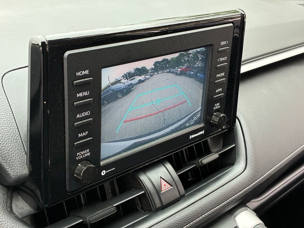 Used 2020 White Toyota XLE image 19