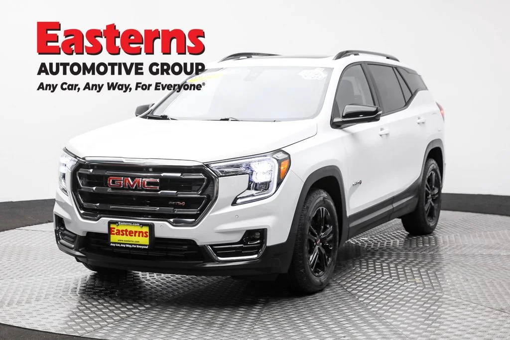 Used 2022 White GMC AT4 image 1