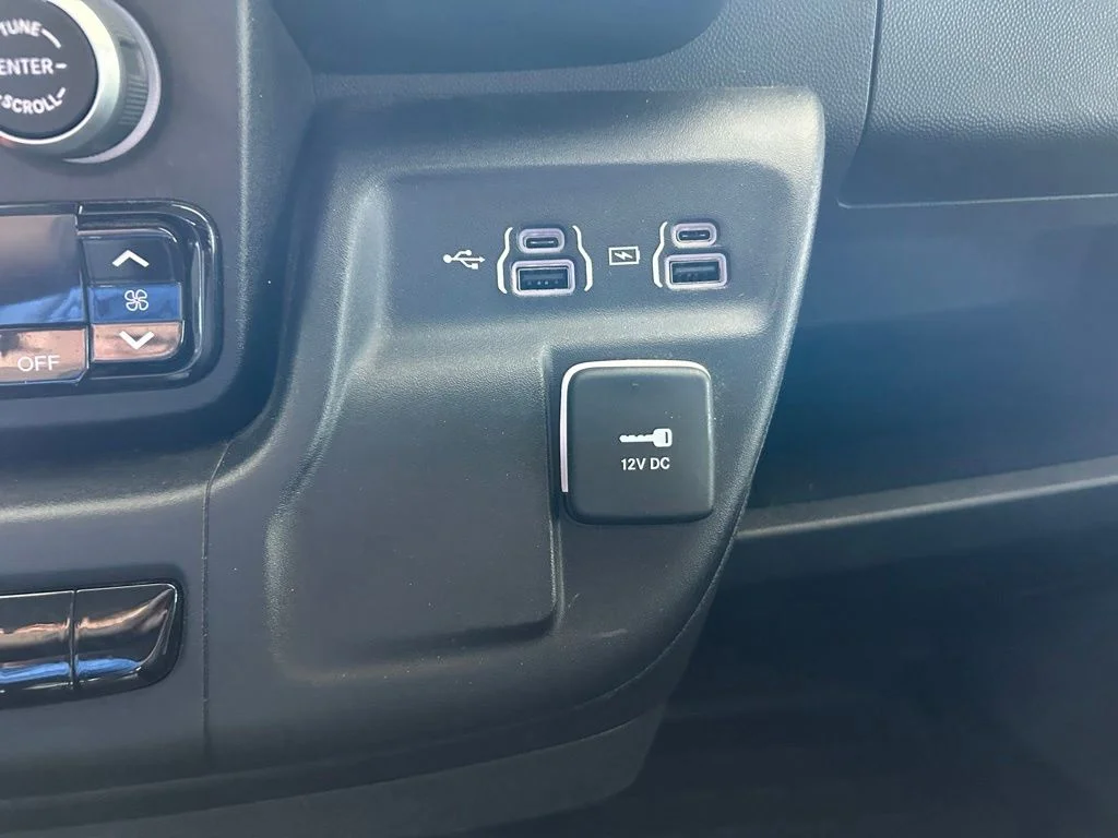 Used 2022 White Ram High Roof image 42