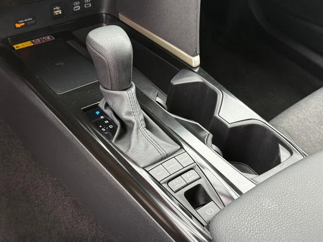 2025 Toyota Camry LE - Photo 20
