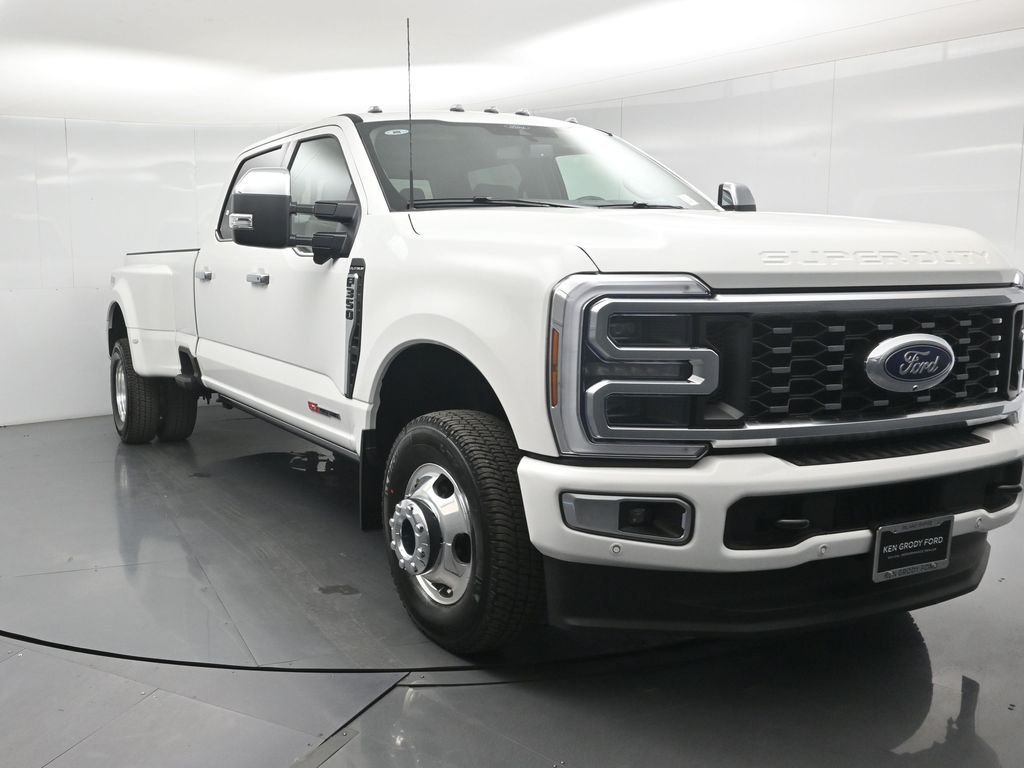 New 2026 Star White Metallic Tri-Coat Ford Platinum image 22