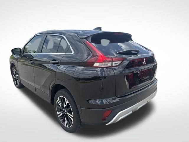 Used 2025  Mitsubishi SE image 3