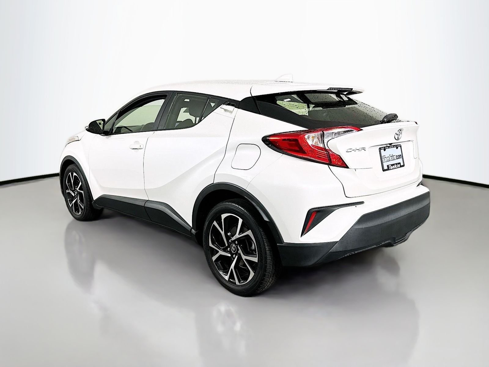 Used 2019 Blizzard Pearl Toyota XLE image 5