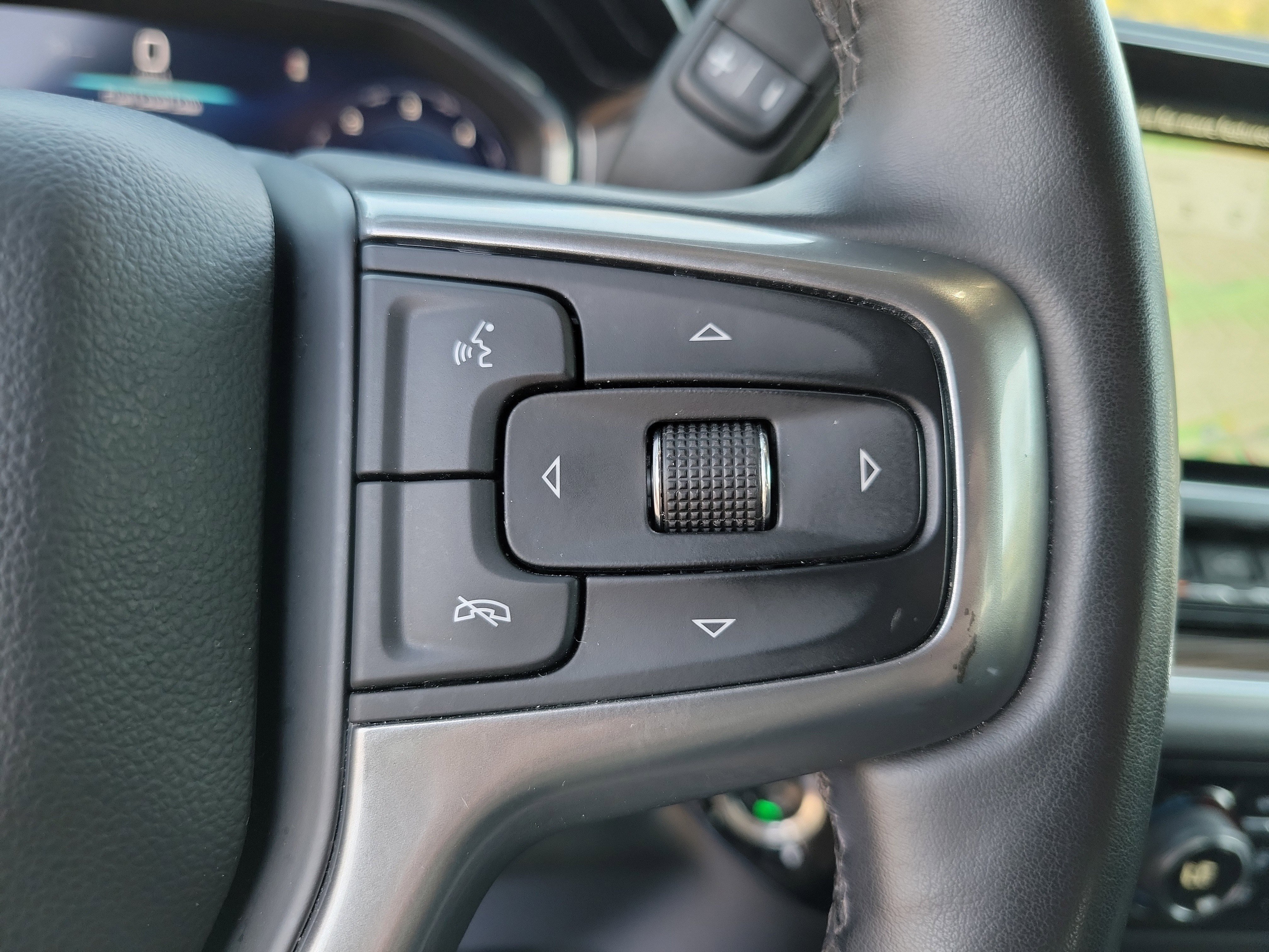 2025 Chevrolet Silverado 1500 LT - Photo 19