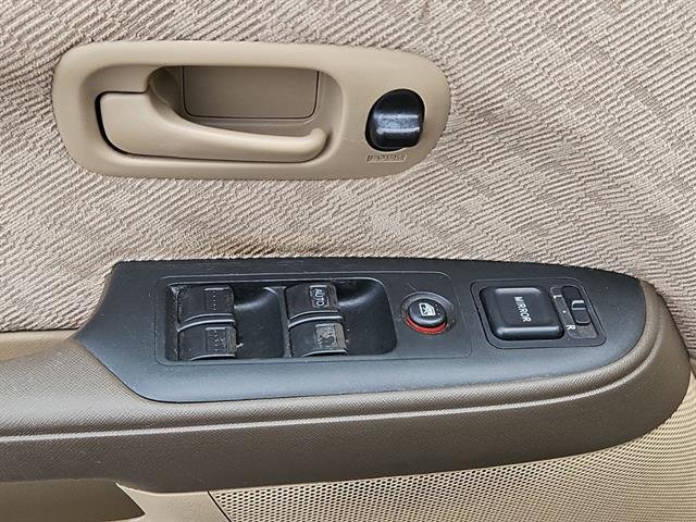 Used 2006 Gold Honda LX image 23
