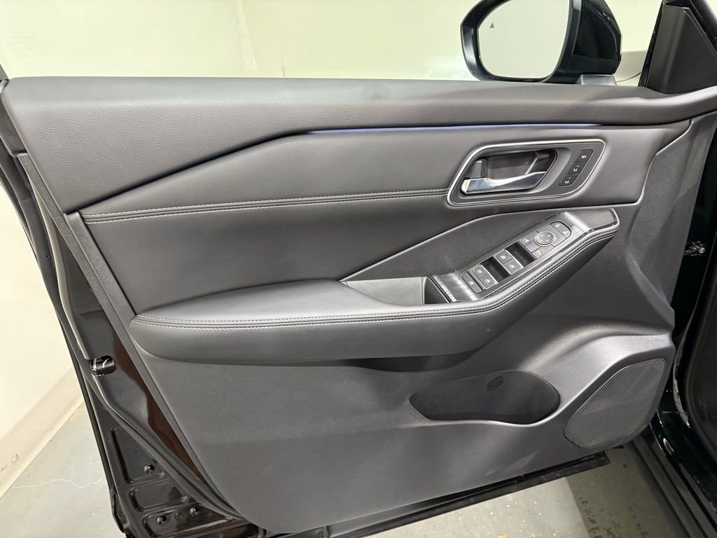 2026 Nissan Rogue Platinum - Photo 13