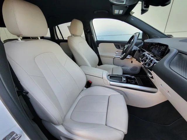 Used 2025 White Mercedes-Benz GLA 250 image 19