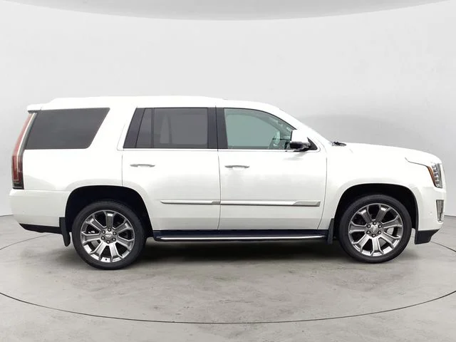 Used 2020 Crystal White Cadillac Luxury image 6