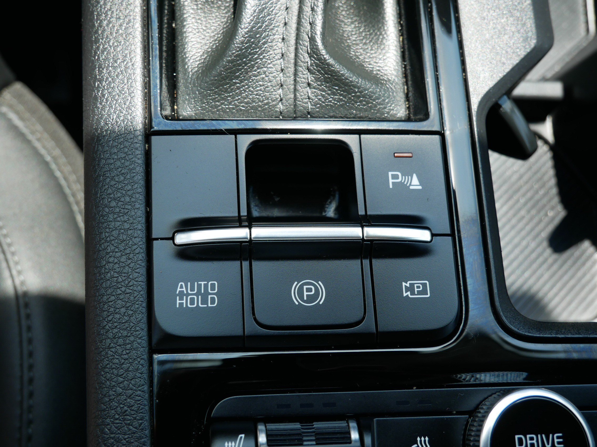 Used 2025 Snow White Pearl Kia EX image 30