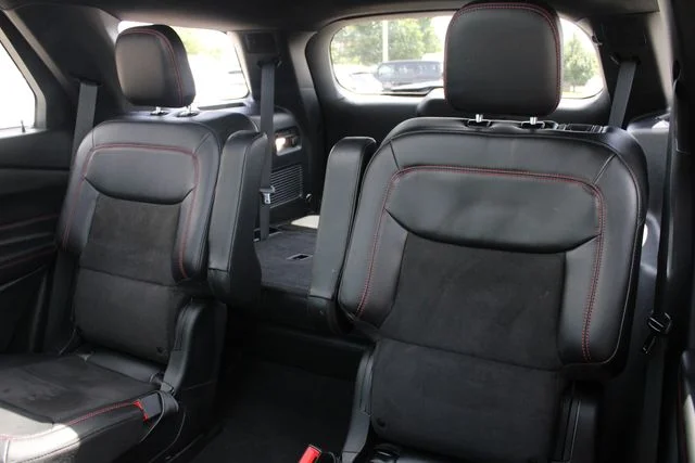 Used 2023 Gray Ford ST-Line image 23